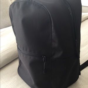 Lo & Sons Hanover Backpack